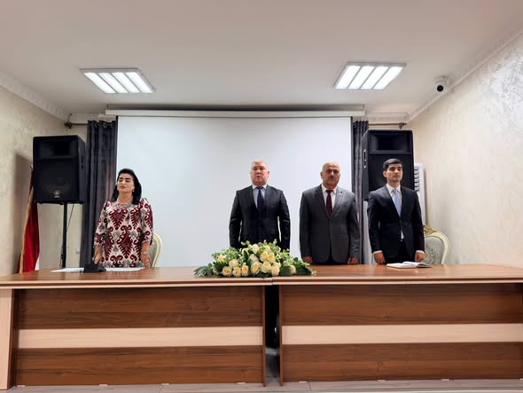 Ҳамоиши омӯзишӣ ва тантанавӣ ба ифтихори Рӯзи забони давлатӣ ва Рӯзи омӯзгор