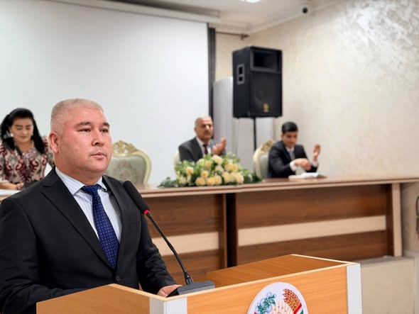 Ҳамоиши омӯзишӣ ва тантанавӣ ба ифтихори Рӯзи забони давлатӣ ва Рӯзи омӯзгор